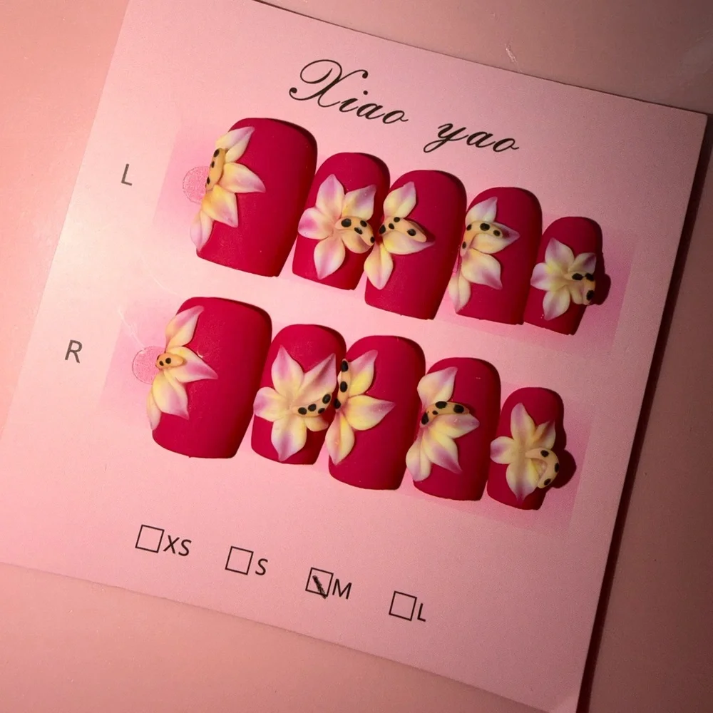 Pink Floral Press-On Nails - Picture 1 of 2